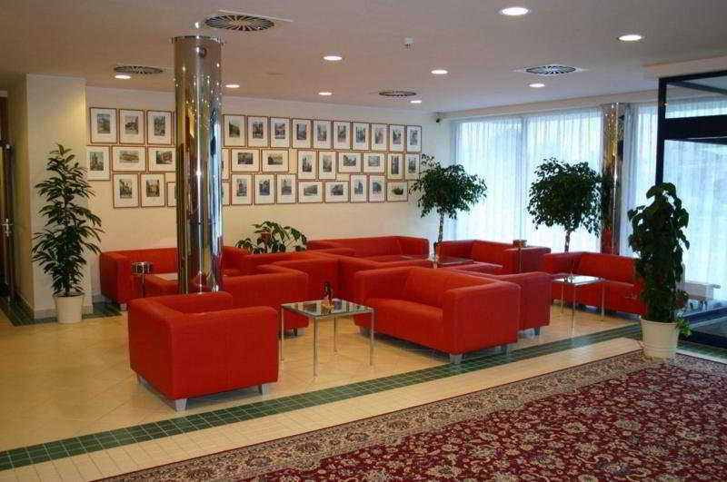 Ramada Airport Hotel Prága Beltér fotó